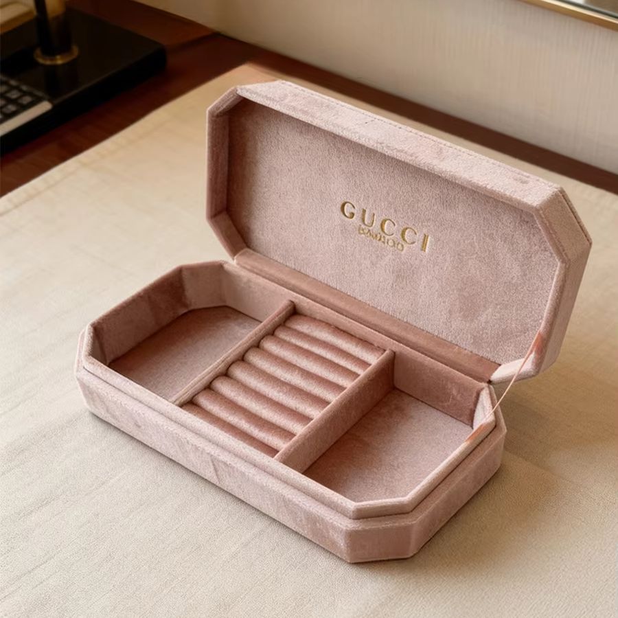 Luxury Bags Gucci - Gucci Gucci's tas Lichtroze fluwelen achthoekige
