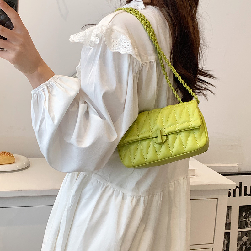 Stemmingen Borduurgaren Chain  - Luxury Bags On Sale recensie en prijs